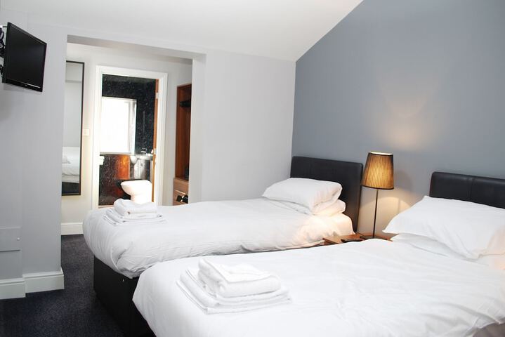 Room 6 of 41