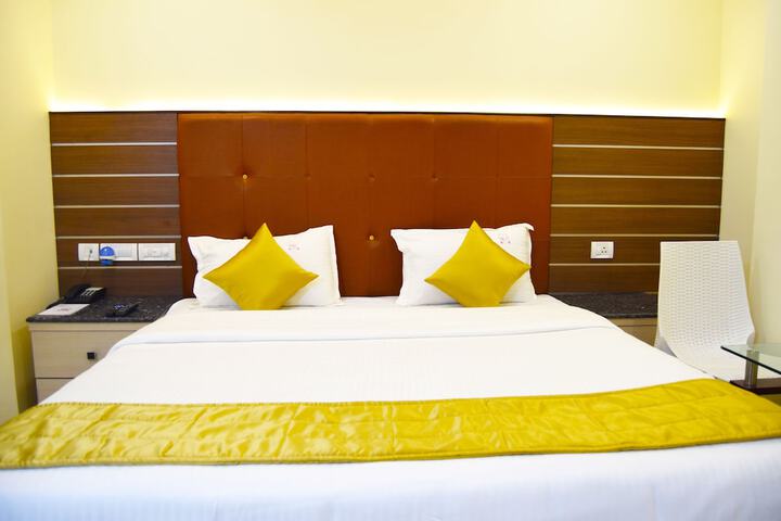 Room 14 of 37