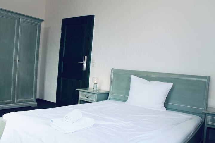 Room 8 of 21