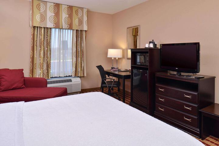 1 King Bed (25 of 28)