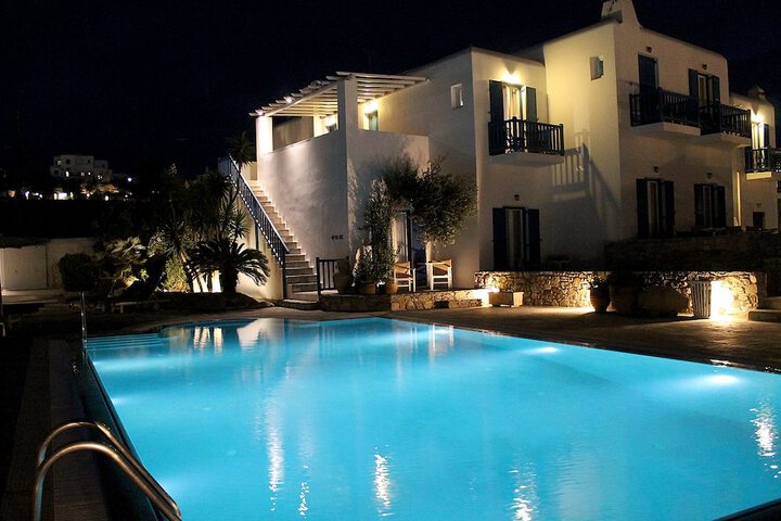 Hotel Pool
