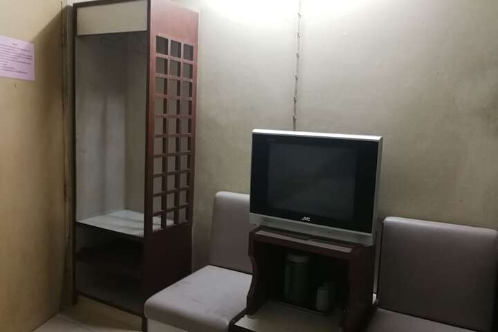 Room 25 of 34