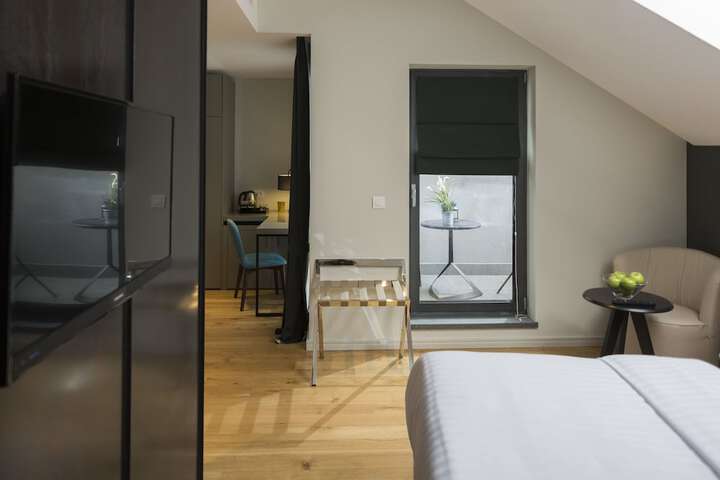Room 14 of 61