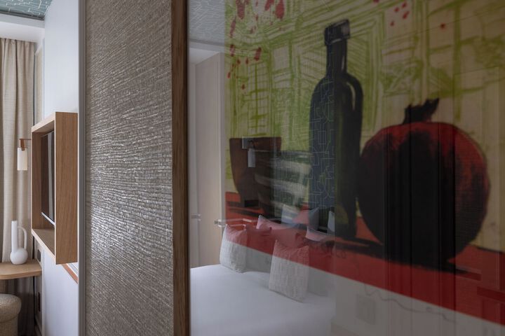 Room 7 of 65