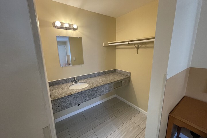 Bathroom sink