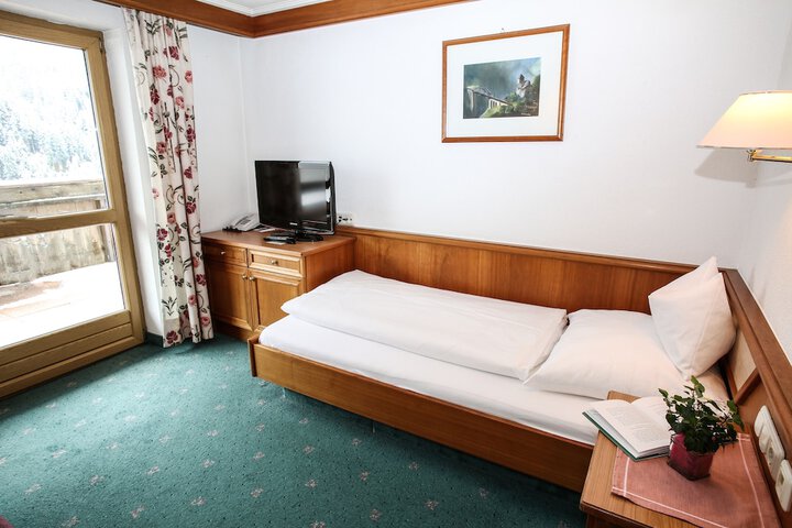 Room 8 of 55