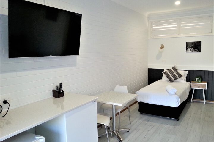 Room 18 of 35