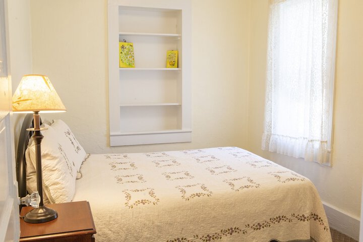 Room 57 of 136