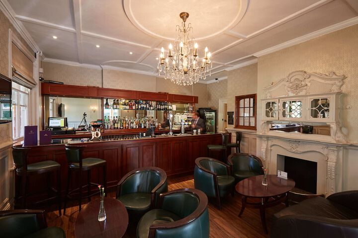 Lounge 96 of 142