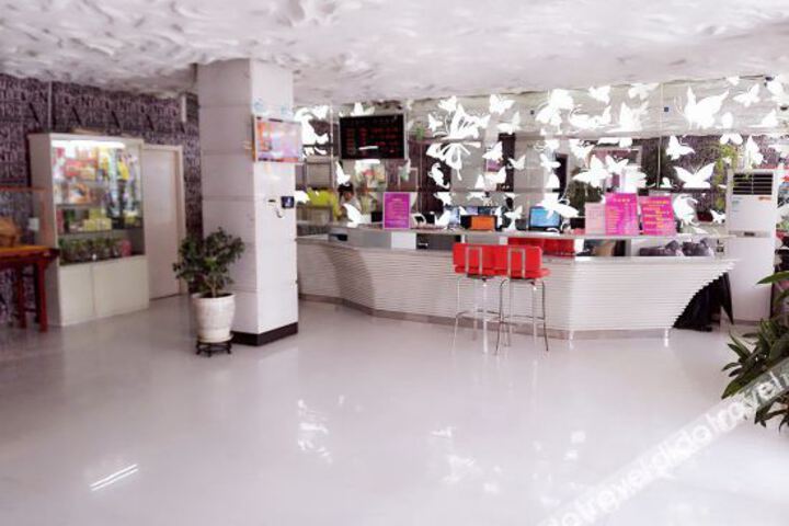 Hotel Interior 10 of 18