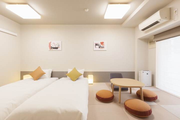 Room 8 of 42