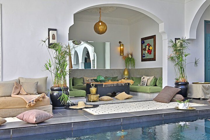 Entrance & Lobby