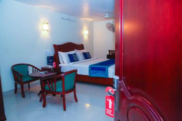 Room 12 of 18
