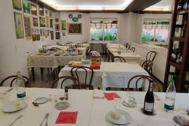 Dining 14 of 21