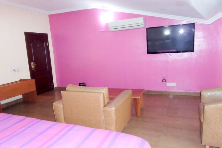 Room 21 of 33