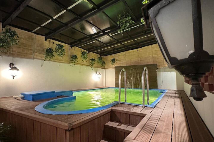 Pool 29 of 37