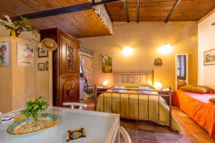 Room 5 of 28