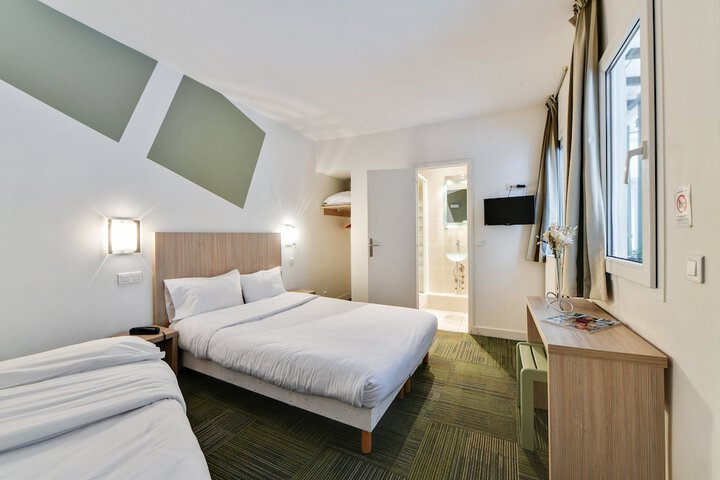 Room 16 of 32
