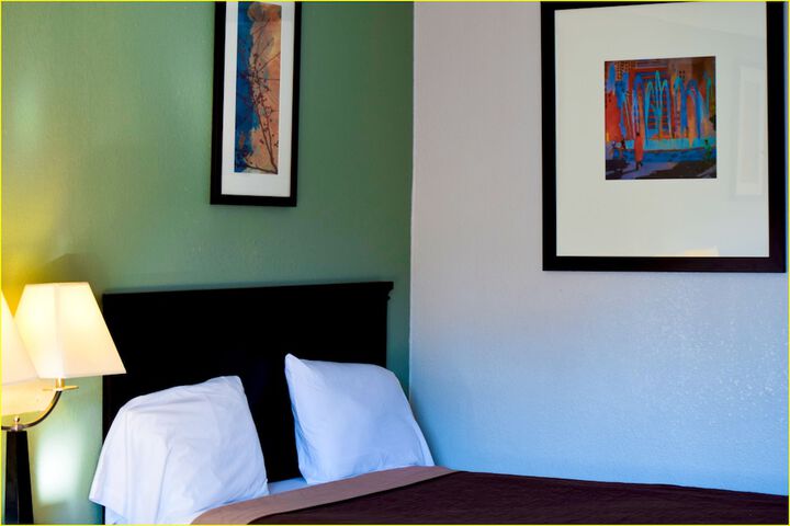 1 King Bed (1 of 11)