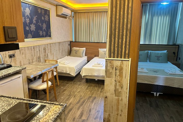 Room 18 of 170