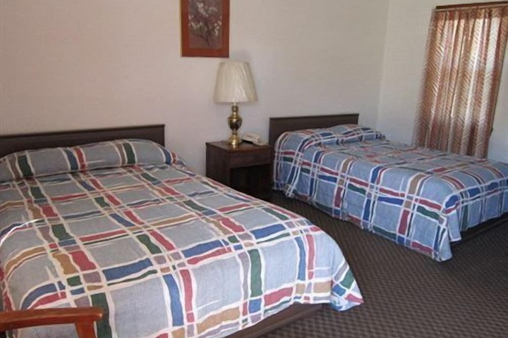 Room 3 of 53