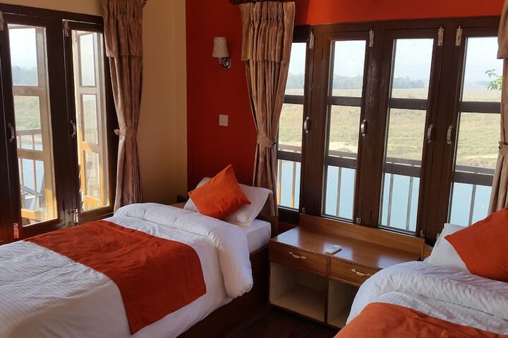 Room 4 of 39