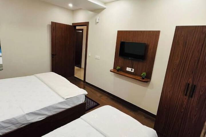 Room 6 of 19