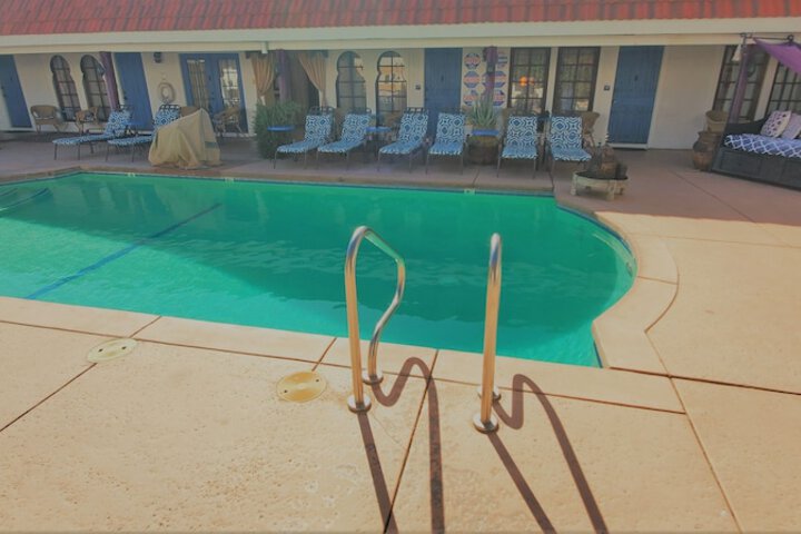 Pool 28 of 36