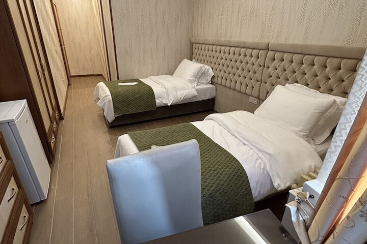 Room 42 of 95