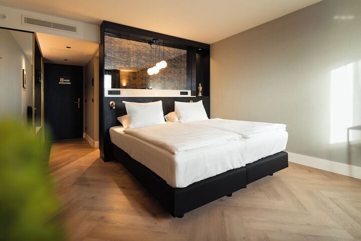 Room 19 of 42