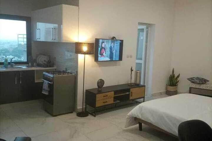 Room 13 of 28