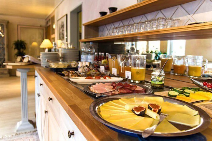 Breakfast/Coffee Service 11 of 17