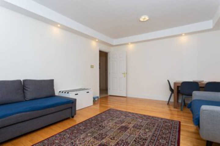 Room 10 of 19