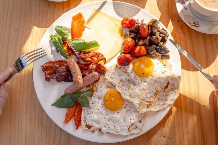 Breakfast/Coffee Service 21 of 32