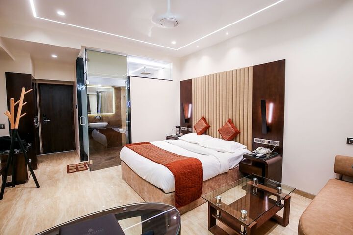 Room 8 of 53