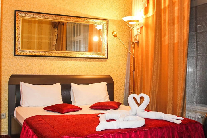Room 2 of 20