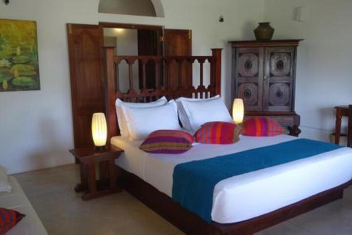 Room 10 of 15