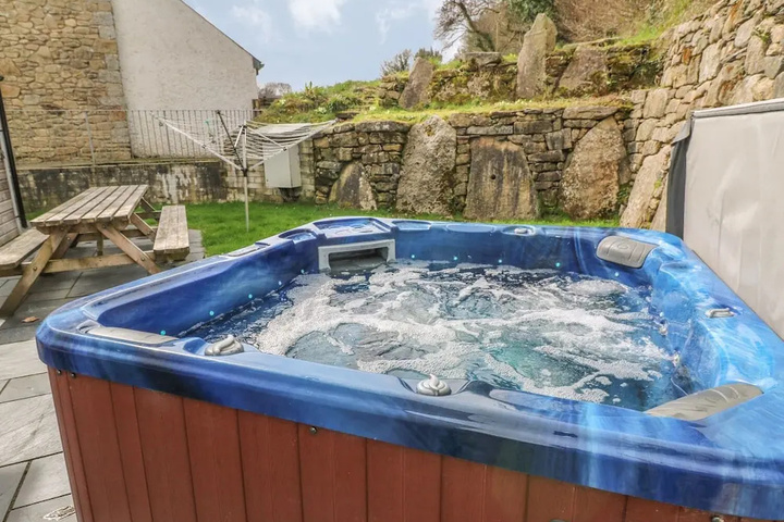 Pool 15 of 25