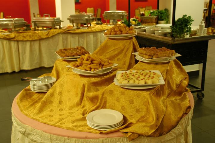 Dining 42 of 63