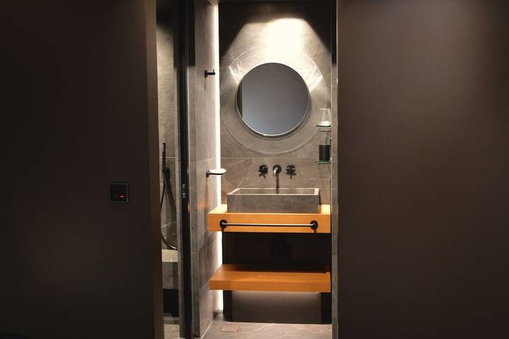 Room 55 of 80