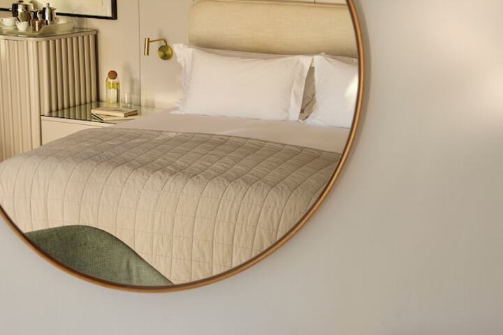Room 71 of 215