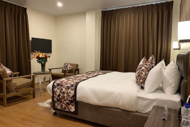 Room 8 of 26