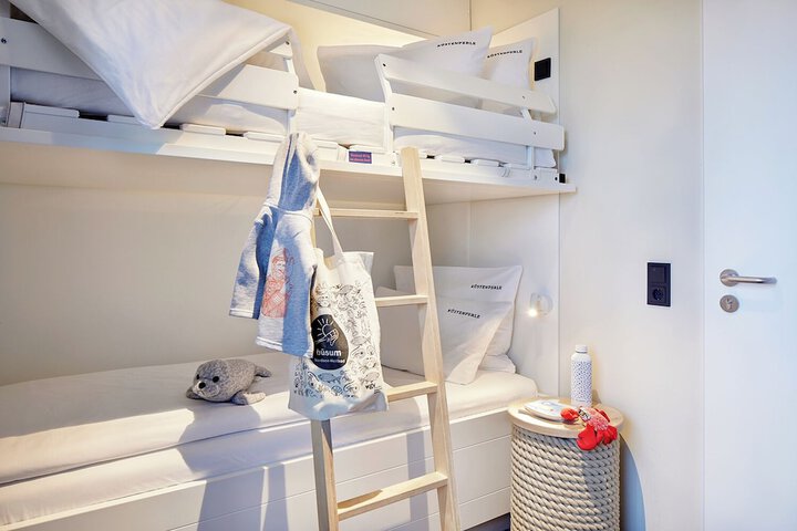 Room 34 of 90