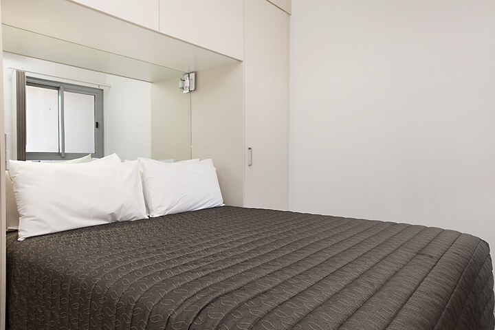 Room 4 of 55