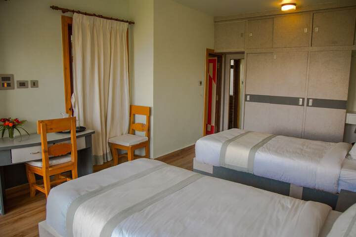 Room 6 of 83