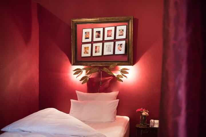 Room 29 of 59