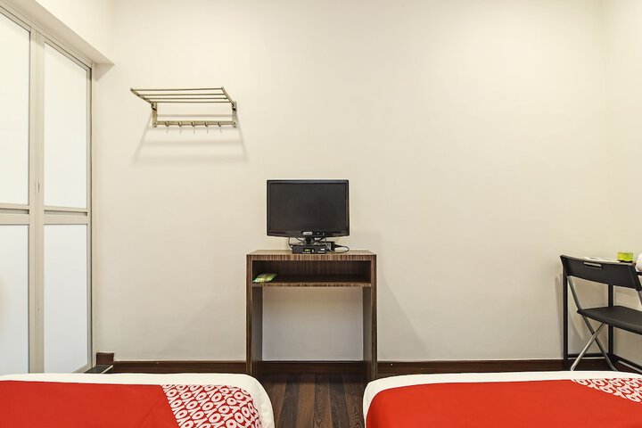 Room 25 of 33