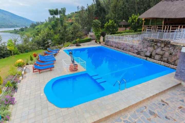 Pool 25 of 50