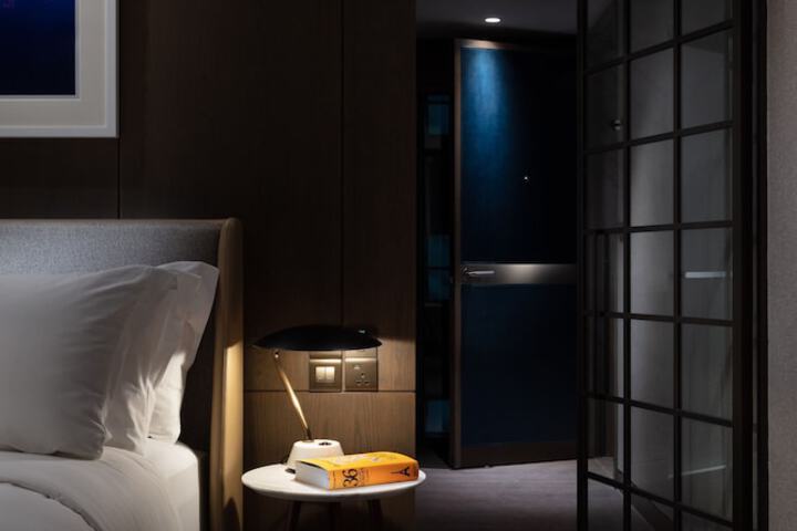 Room 9 of 49