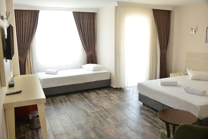 Room 4 of 58
